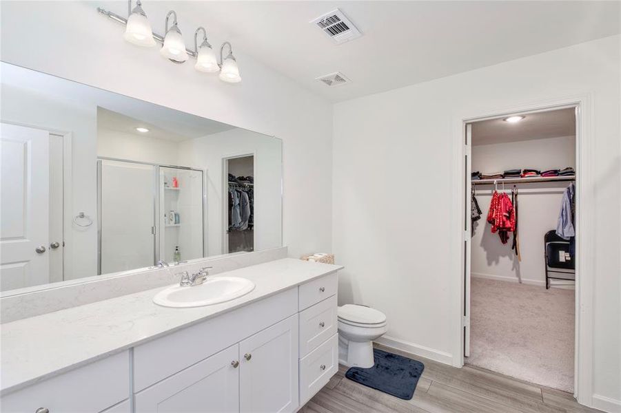 Furnished interior view inside a new home in Willow Springs, Fort Worth (Image 27). Furnished interior view inside a new home in Willow Springs, Fort Worth (Image 27).