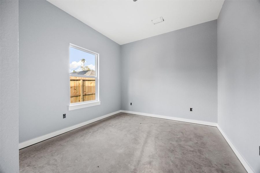 Spacious, unfurnished interior of a new home in , Willis (Image 11).