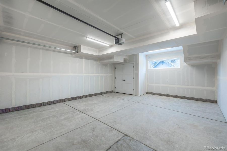 Image 42 of a home in .