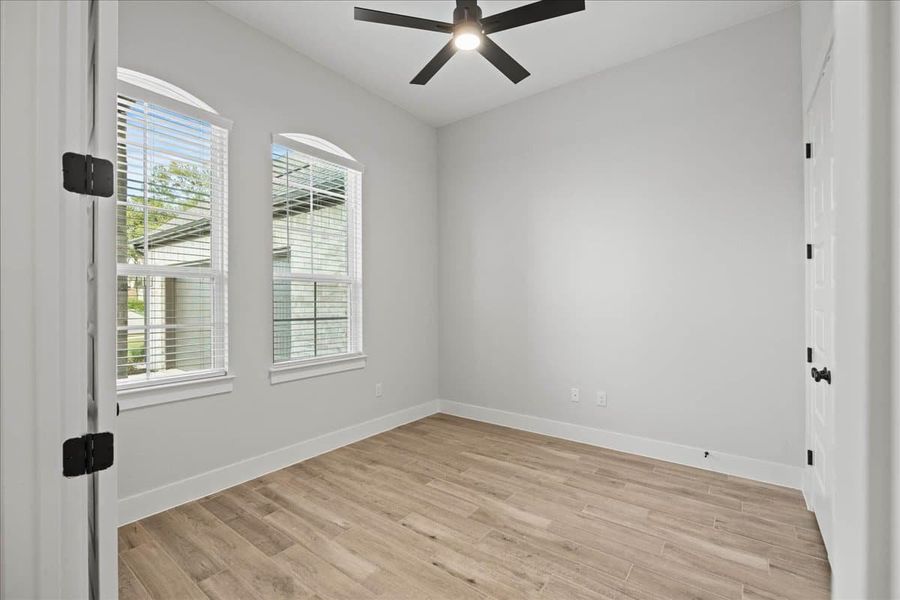 Spacious, unfurnished interior of a new home in 6 Creeks, Kyle (Image 23). Spacious, unfurnished interior of a new home in 6 Creeks, Kyle (Image 23).