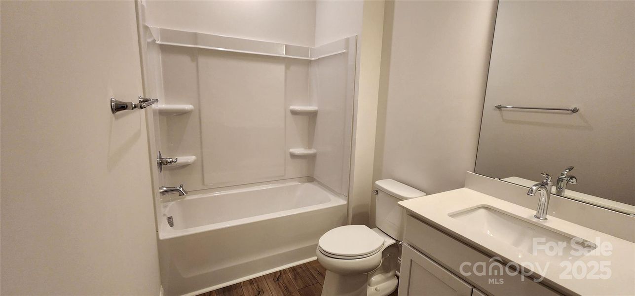 Full bathroom on 1st floor Full bathroom on 1st floor