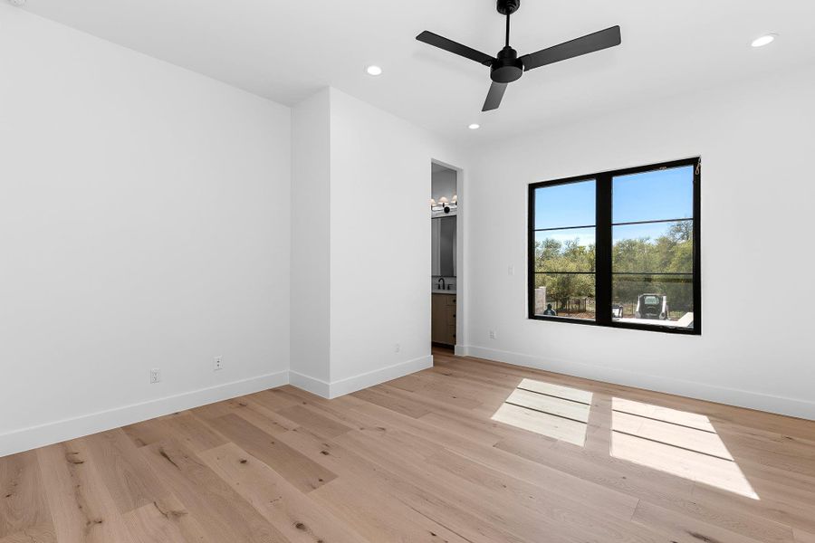 Spacious, unfurnished interior of a new home in , Georgetown (Image 39).