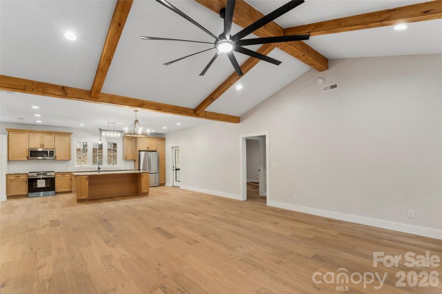 Spacious, unfurnished interior of a new home in , Nebo (Image 23).