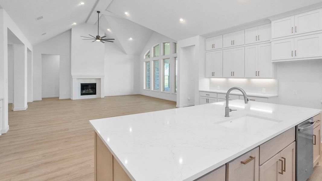 Furnished interior view inside a new home in Briarley 70', Montgomery (Image 11).