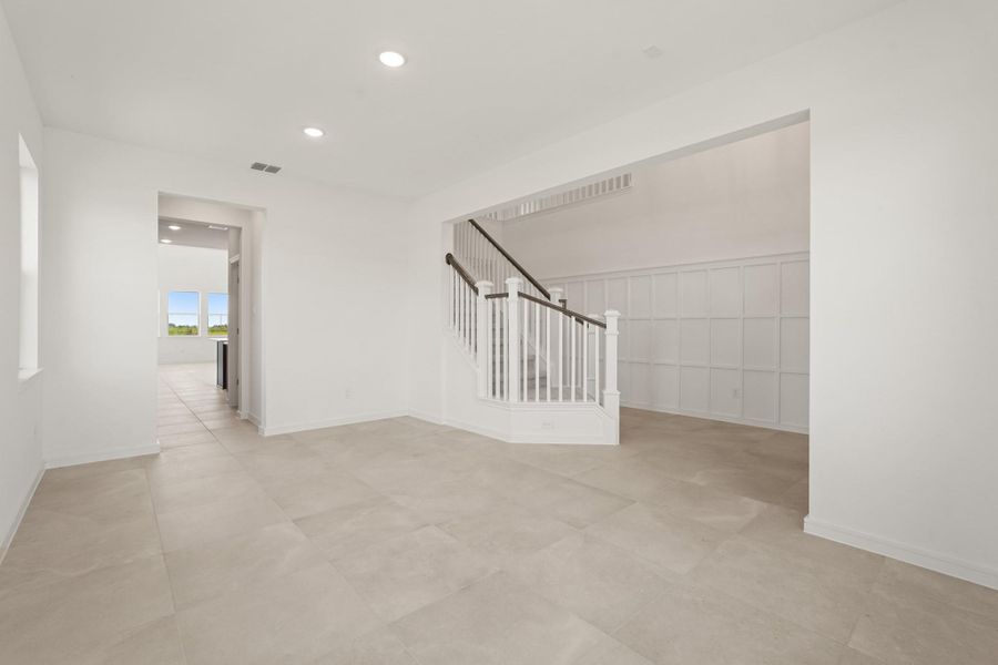 Elegant dining room connected to kitchen by butler's pantry Elegant dining room connected to kitchen by butler's pantry