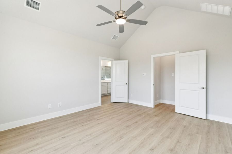 Spacious, unfurnished interior of a new home in Ellis Ranch Estates, Waxahachie (Image 18). Spacious, unfurnished interior of a new home in Ellis Ranch Estates, Waxahachie (Image 18).