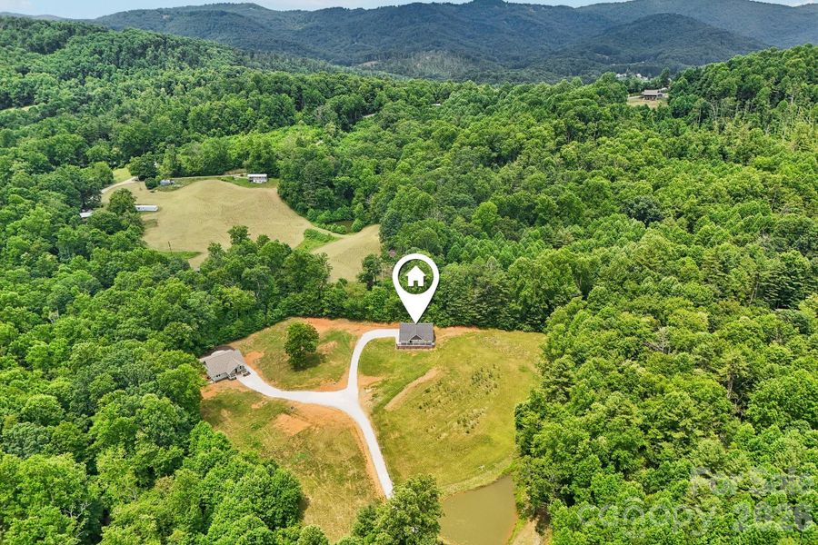 Natural landscape and outdoor views near in Spruce Pine (Image 37). Natural landscape and outdoor views near in Spruce Pine (Image 37).