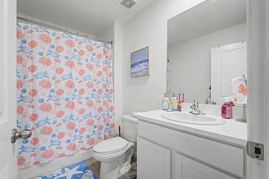 Furnished interior view inside a new home in , Alachua (Image 6).