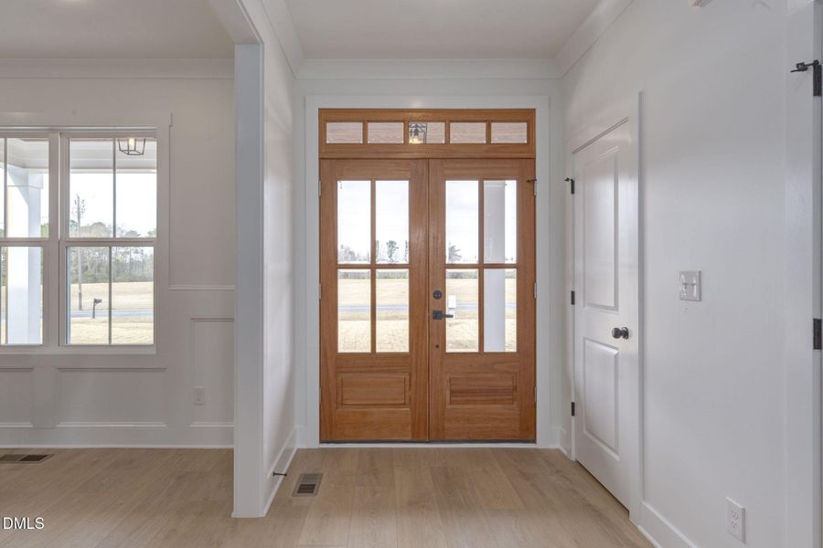 1-web-or-mls-Roombiance01