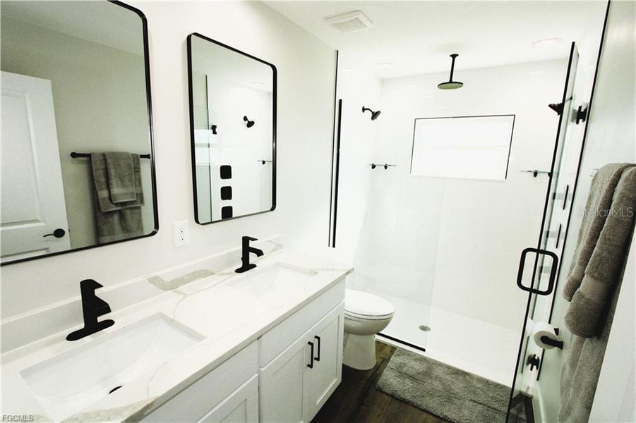 Furnished interior view inside a new home in , Cape Coral (Image 14).