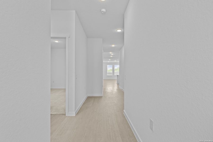 Spacious, unfurnished interior of a new home in Mission del Lago, San Antonio (Image 32). Spacious, unfurnished interior of a new home in Mission del Lago, San Antonio (Image 32).