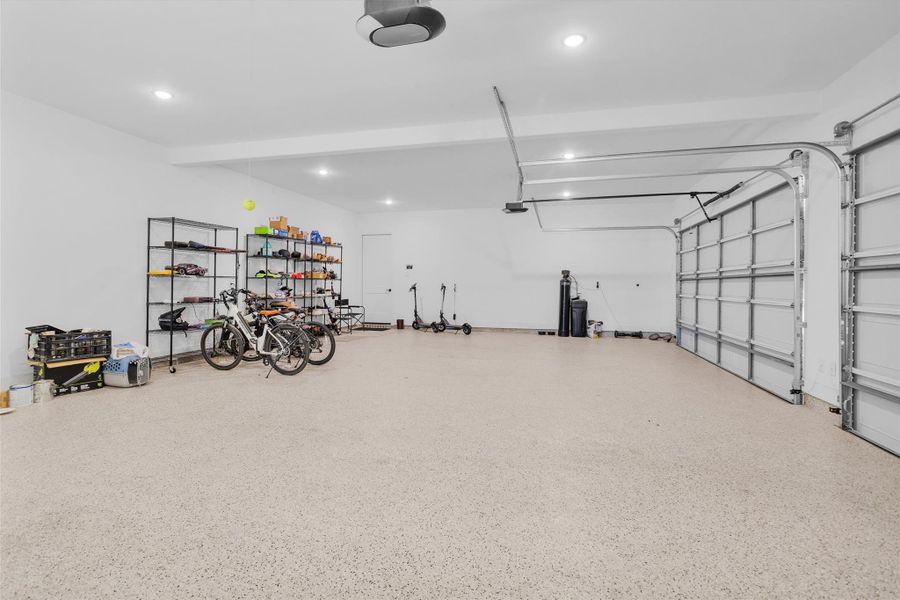 Spacious, unfurnished interior of a new home in , Montgomery (Image 20).