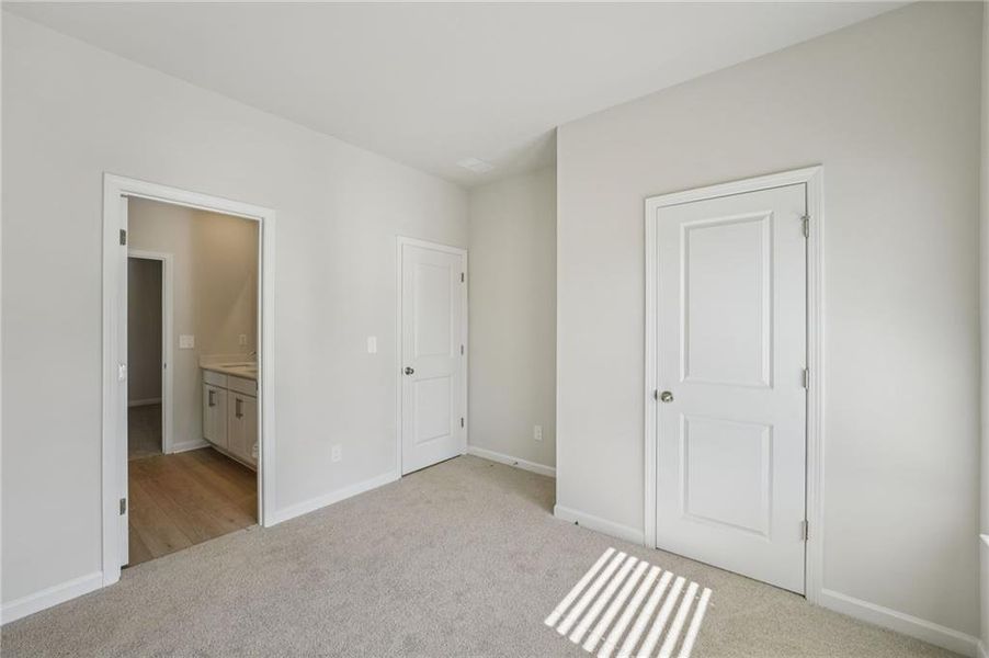 Spacious, unfurnished interior of a new home in Westmont Preserve, Powder Springs (Image 40).