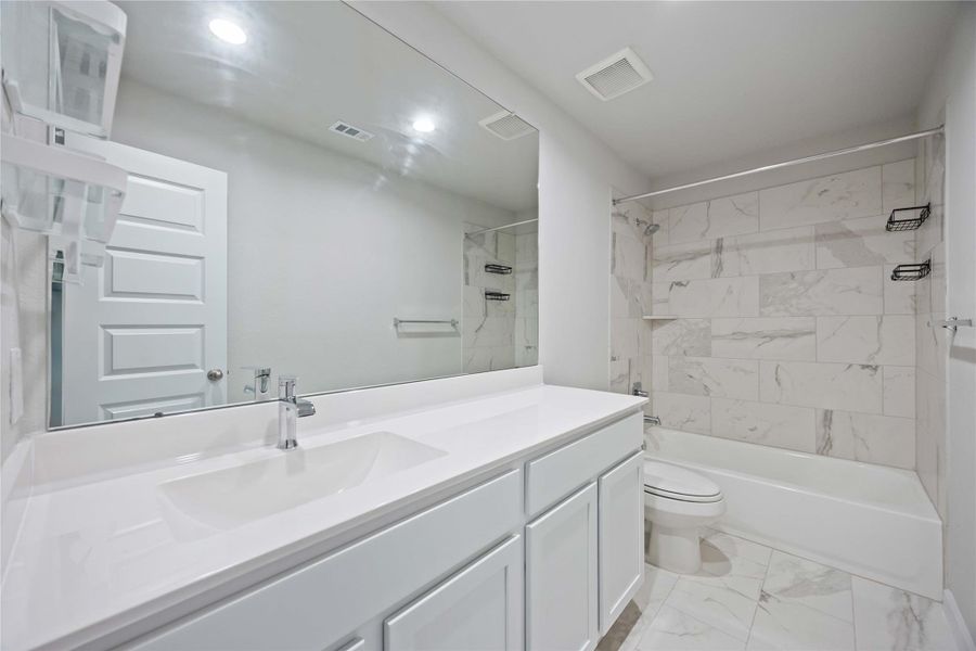 Furnished interior view inside a new home in Eagle Landing, Houston (Image 10). Furnished interior view inside a new home in Eagle Landing, Houston (Image 10).