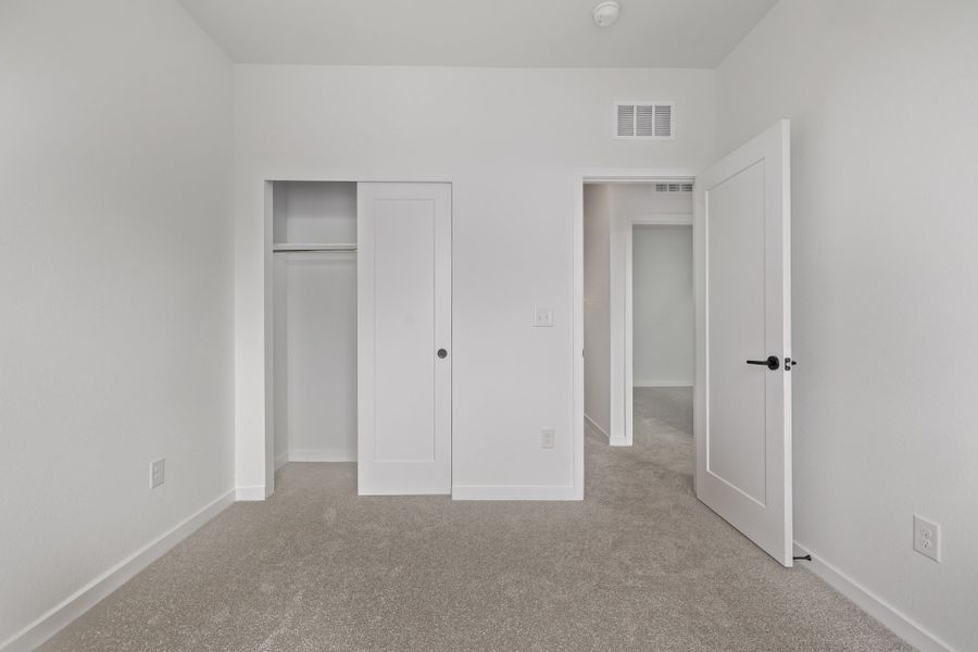 Spacious, unfurnished interior of a new home in Painted Prairie, Aurora (Image 28).