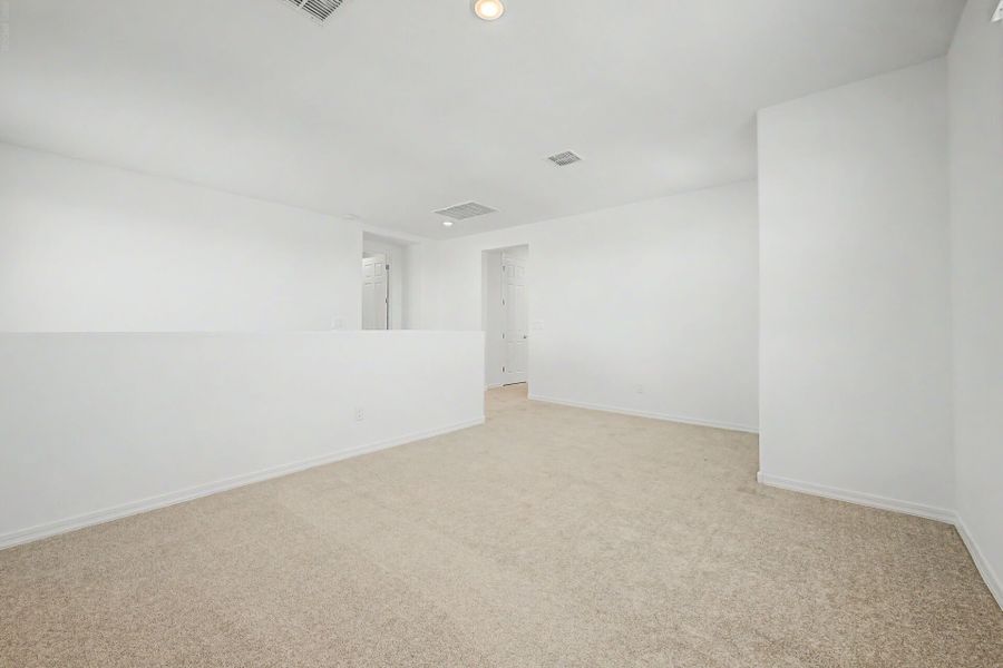 Spacious, unfurnished interior of a new home in Tyler Ranch, Buckeye (Image 11). Spacious, unfurnished interior of a new home in Tyler Ranch, Buckeye (Image 11).