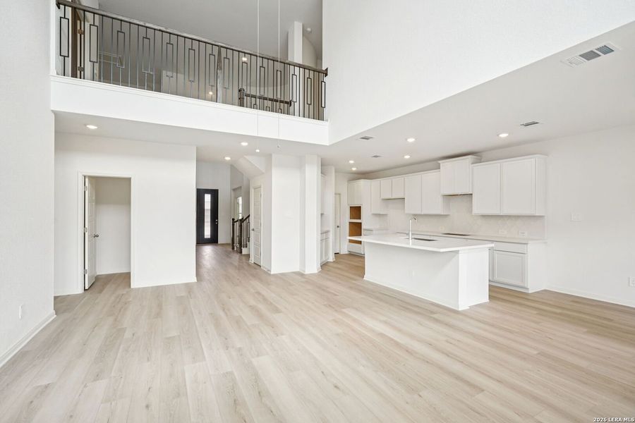 Spacious, unfurnished interior of a new home in Estancia Ranch - Classic Series, San Antonio (Image 43).