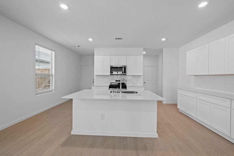 Furnished interior view inside a new home in Crosby Farms, Crosby (Image 10).