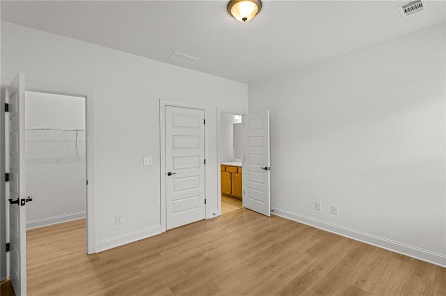 Spacious, unfurnished interior of a new home in Red Oak Ridge, Loganville (Image 11).