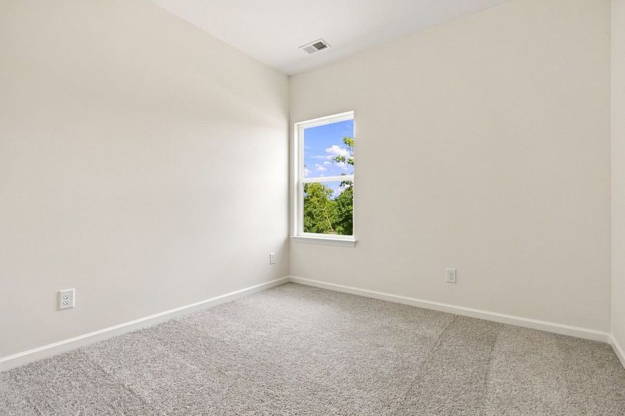 Spacious, unfurnished interior of a new home in Hampshire Hills, Columbia (Image 38).