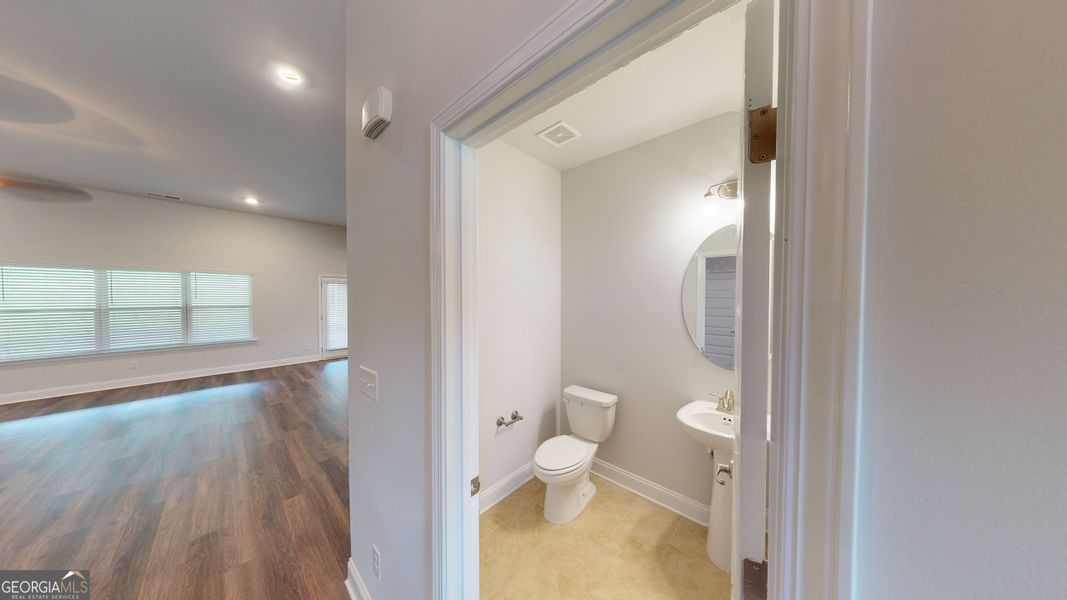 Spacious, unfurnished interior of a new home in Holliday Pass, Griffin (Image 32).