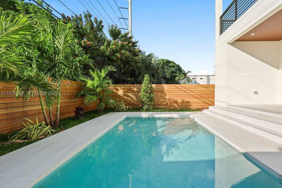 Exterior details and patio area of a home in , Fort Lauderdale (Image 21).