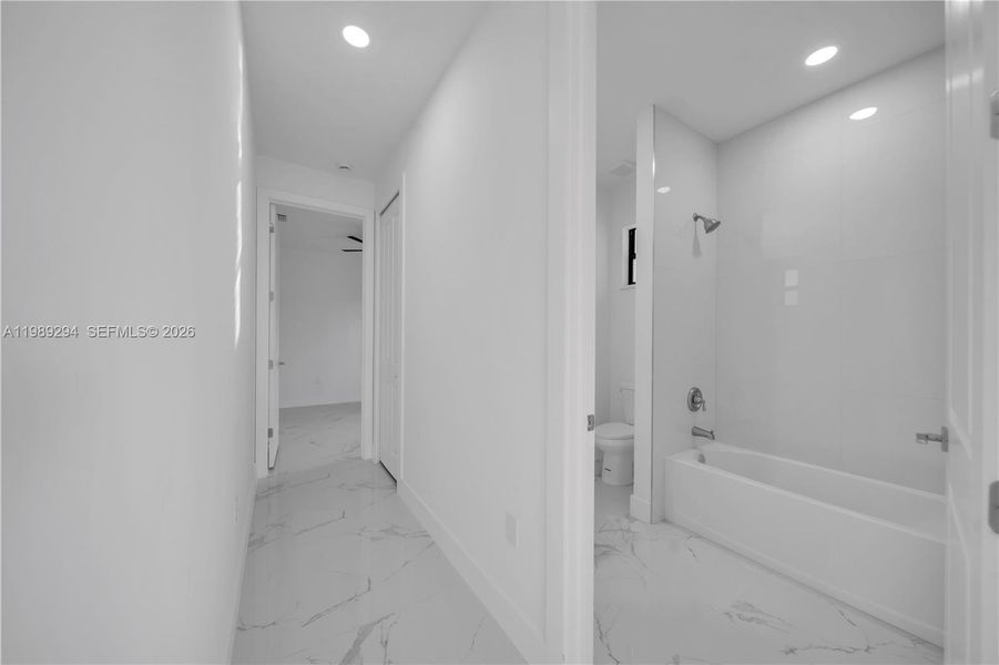 Spacious, unfurnished interior of a new home in , Lehigh Acres (Image 34).