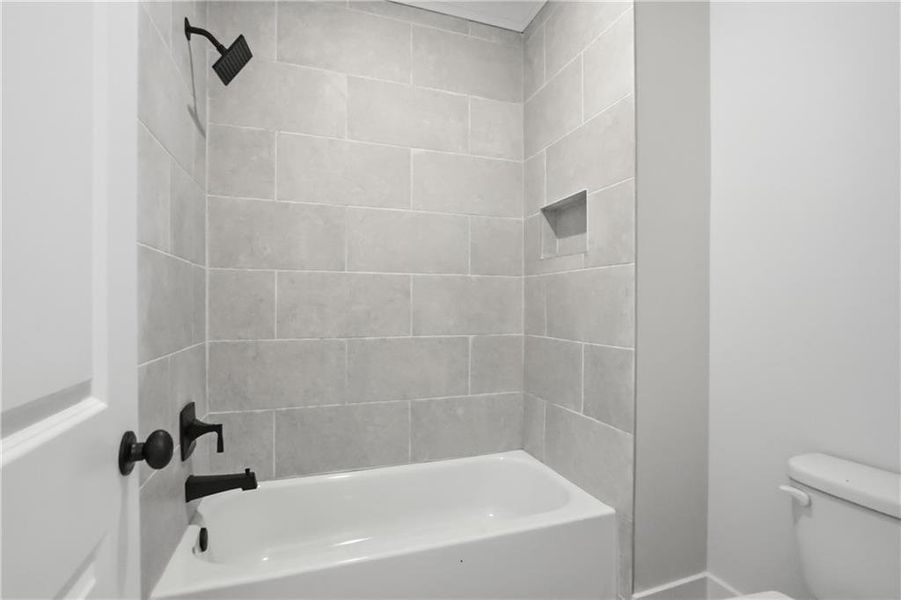 Spacious, unfurnished interior of a new home in , Braselton (Image 49).