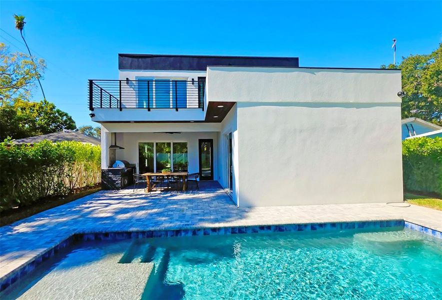Exterior details and patio area of a home in , Sarasota (Image 40).
