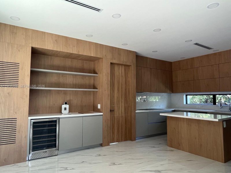 Furnished interior view inside a new home in , Fort Lauderdale (Image 10).