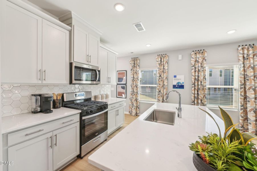 14-web-or-mls-Raleigh - Oakwood - 1066 W