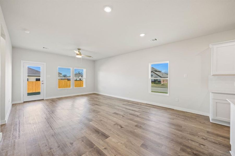 Spacious, unfurnished interior of a new home in MiraVerde, Crowley (Image 11). Spacious, unfurnished interior of a new home in MiraVerde, Crowley (Image 11).