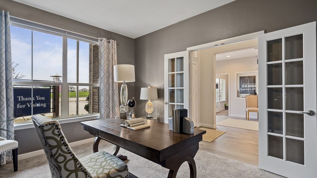 Furnished interior view inside a new home in Trails of Elizabeth Creek, Fort Worth (Image 23). Furnished interior view inside a new home in Trails of Elizabeth Creek, Fort Worth (Image 23).