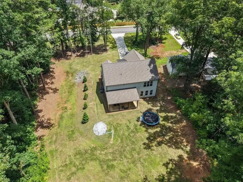 Exterior details and patio area of a home in , Acworth (Image 3).