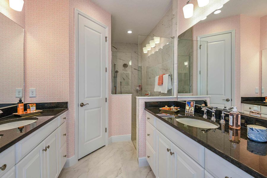 Representative furnished interior of a home built from the Tidewinds 2 by Neal Communities in Grand Park, Sarasota (Image 10).