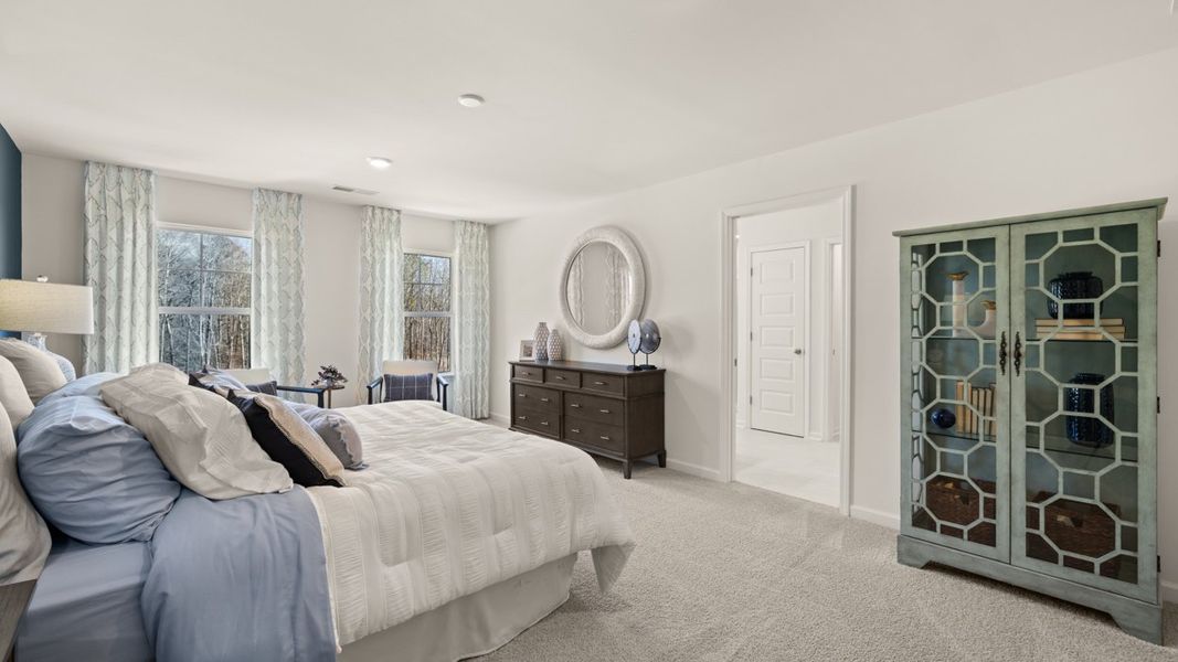Representative furnished interior of a home built from the Hayden by D.R. Horton in Kingston Ranch at Lake Oconee, Buckhead (Image 22).