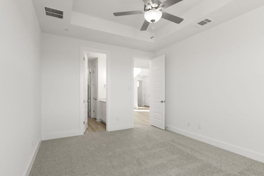 Spacious, unfurnished interior of a new home in Avery Centre, Round Rock (Image 23).
