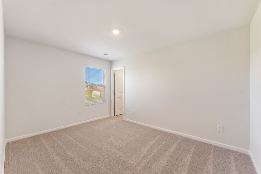 Spacious, unfurnished interior of a new home in Radley Place, Chesnee (Image 27).