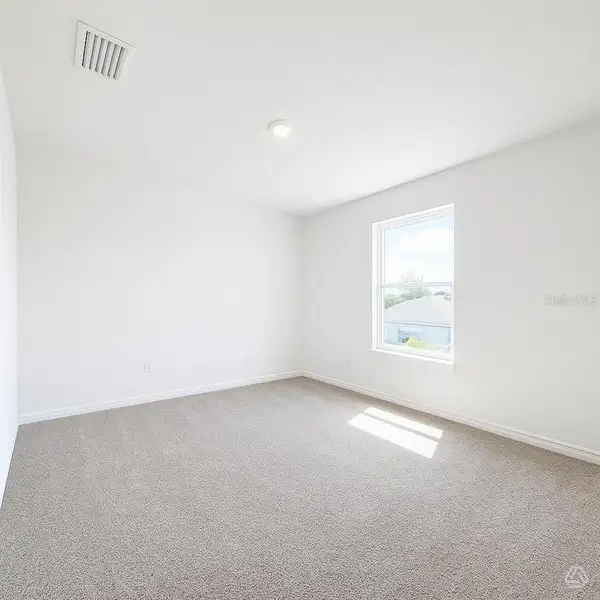Spacious, unfurnished interior of a new home in , Parrish (Image 10).
