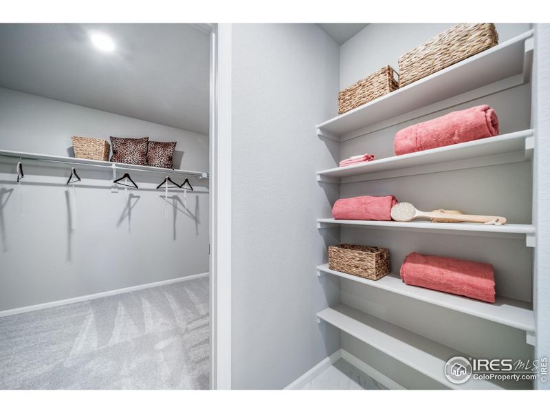 Furnished interior view inside a new home in Thompson River Ranch, Johnstown (Image 8).