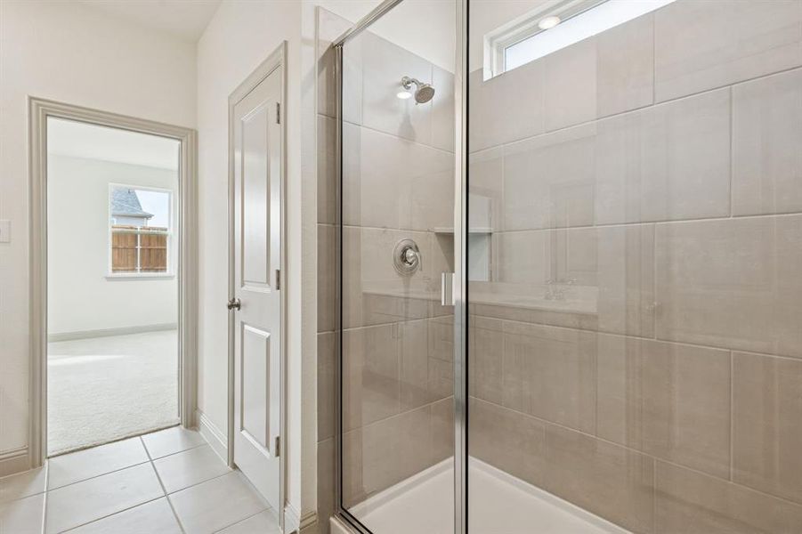 Image 27 of a home in Venetian.