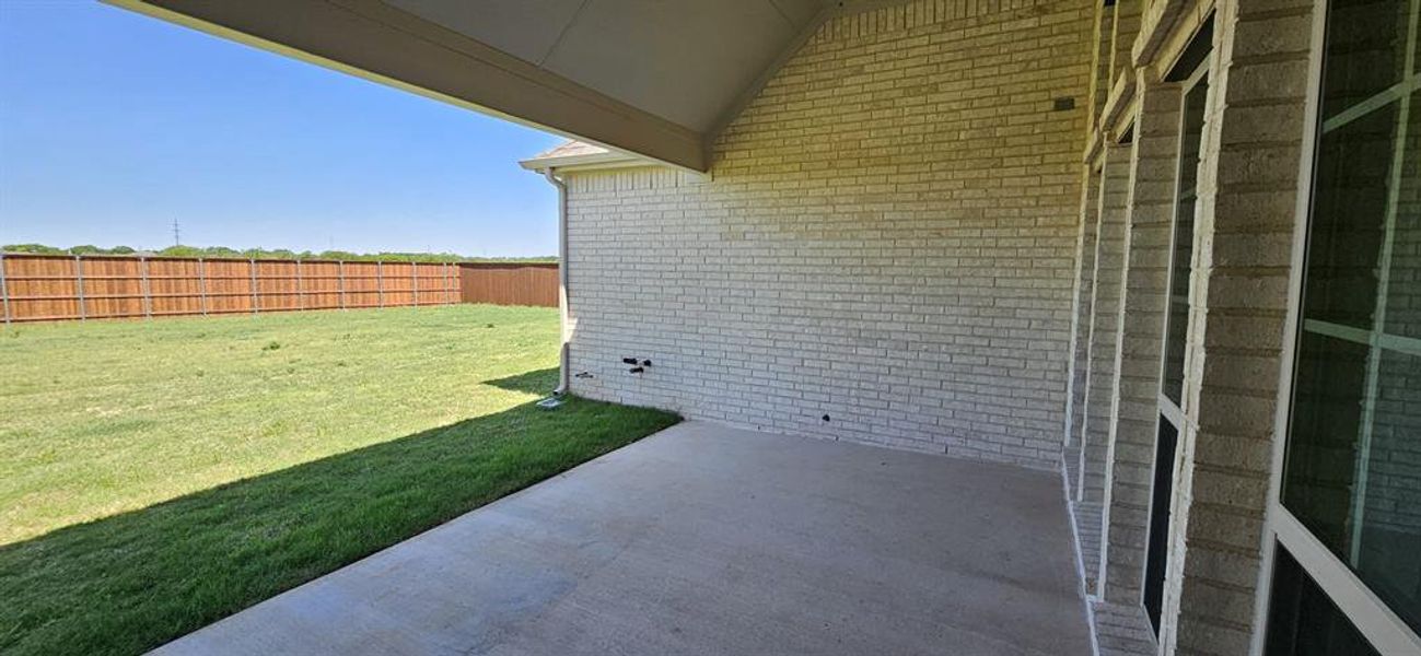 Exterior details and patio area of a home in , Haslet (Image 22).