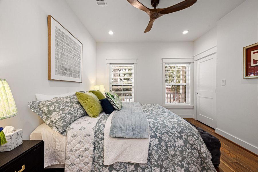 Furnished interior view inside a new home in , Galveston (Image 11).