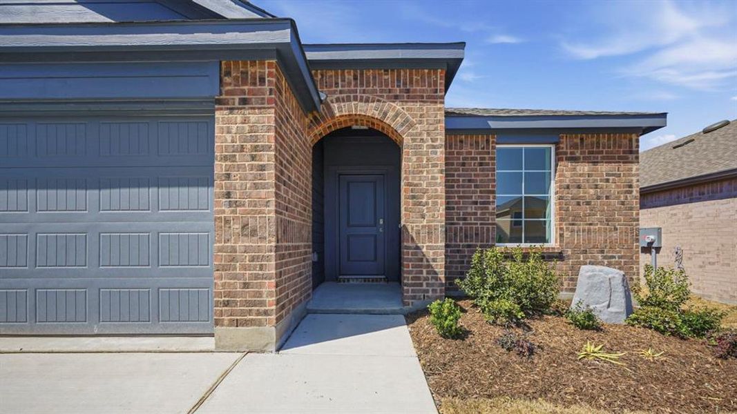 Exterior details and patio area of a home in Sweetwater Springs, Sherman (Image 27).