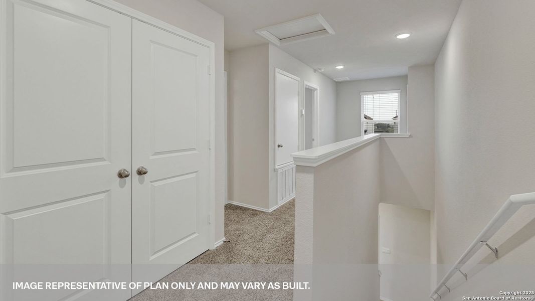 Spacious, unfurnished interior of a new home in Bollinger, Maxwell (Image 15).