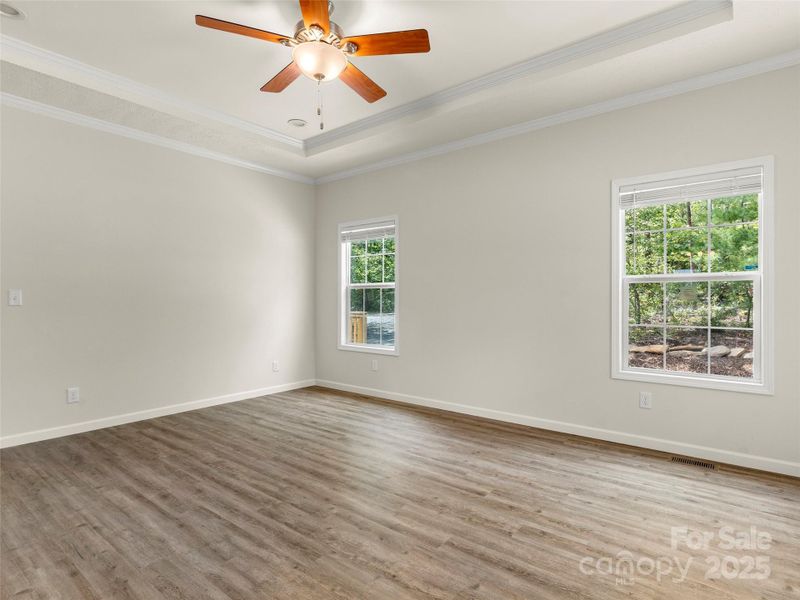 Spacious, unfurnished interior of a new home in , Hendersonville (Image 18).