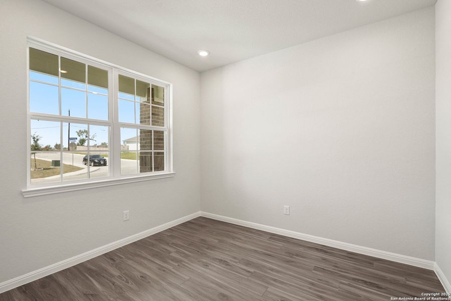 Spacious, unfurnished interior of a new home in Cinco Lakes, San Antonio (Image 21). Spacious, unfurnished interior of a new home in Cinco Lakes, San Antonio (Image 21).