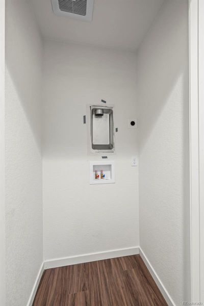 Spacious, unfurnished interior of a new home in , Colorado Springs (Image 13).