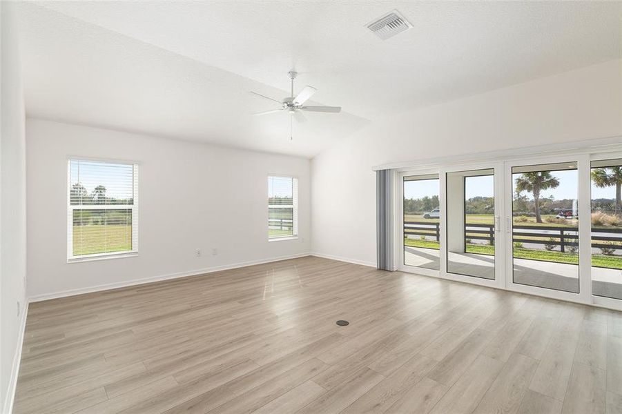 Spacious, unfurnished interior of a new home in , The Villages (Image 33).