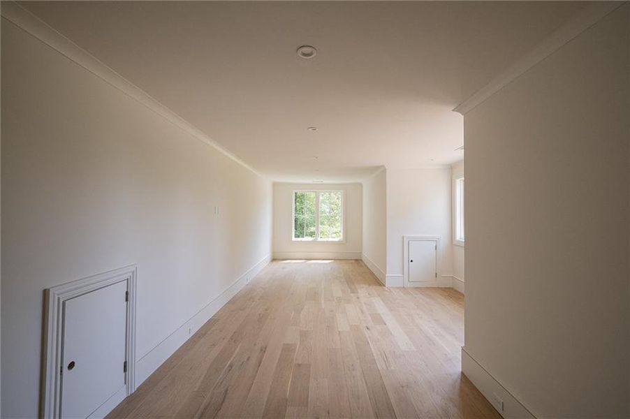 Spacious, unfurnished interior of a new home in Blue Heron Walk, Atlanta (Image 17).